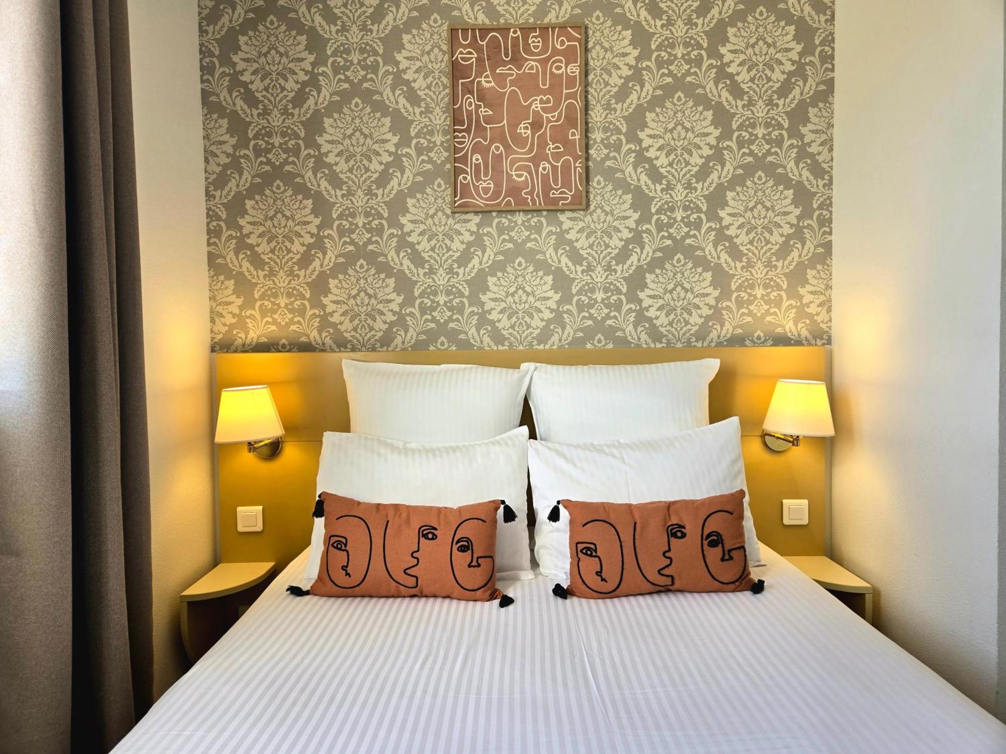 Hotel Le Saint-Genies Юзес Экстерьер фото