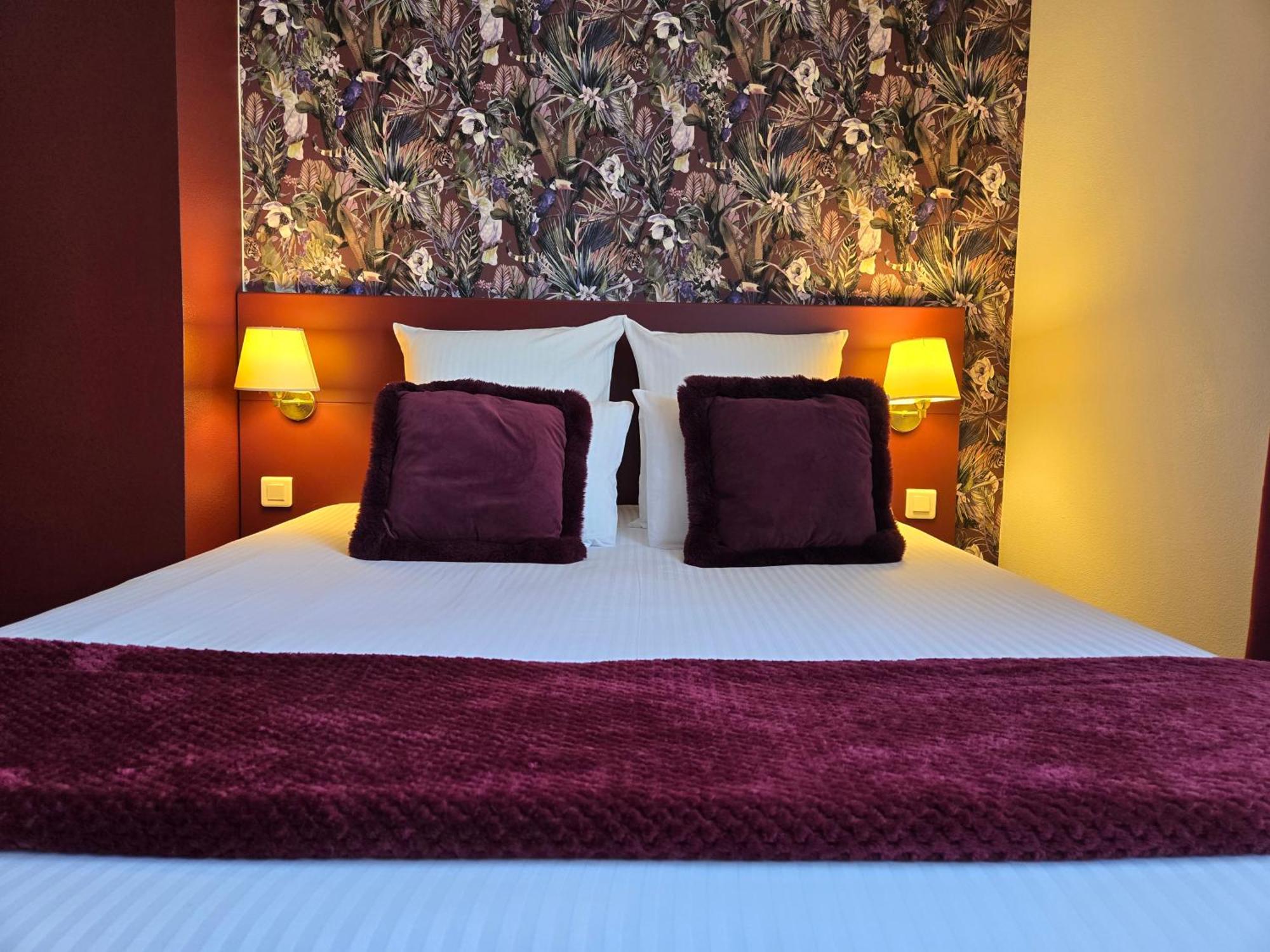Hotel Le Saint-Genies Юзес Экстерьер фото