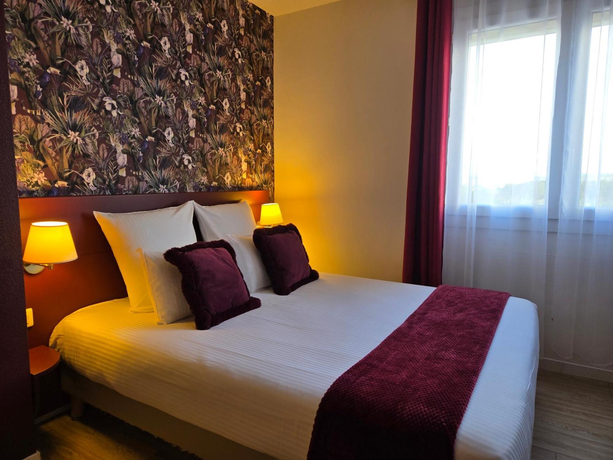 Hotel Le Saint-Genies Юзес Экстерьер фото