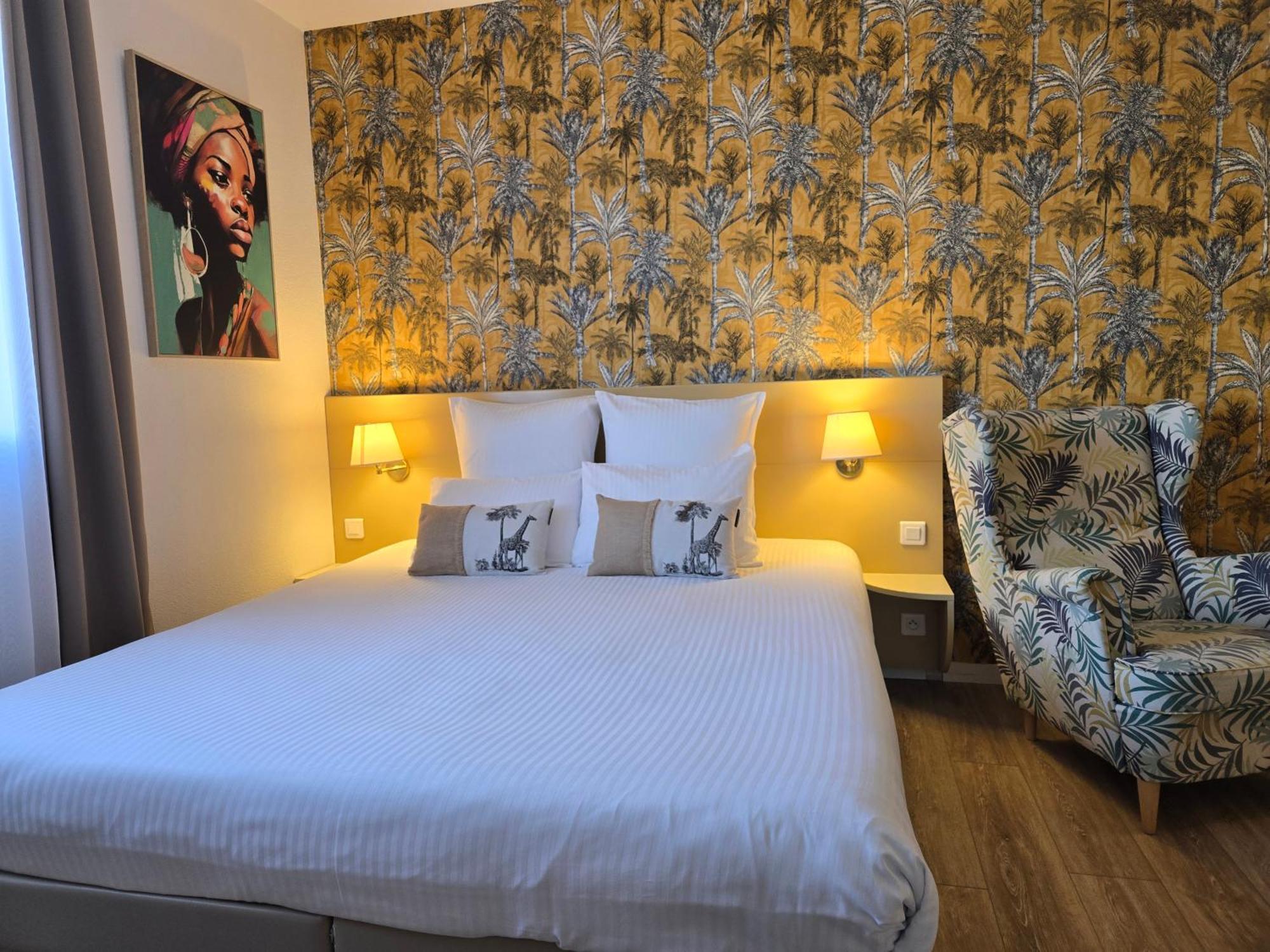 Hotel Le Saint-Genies Юзес Экстерьер фото