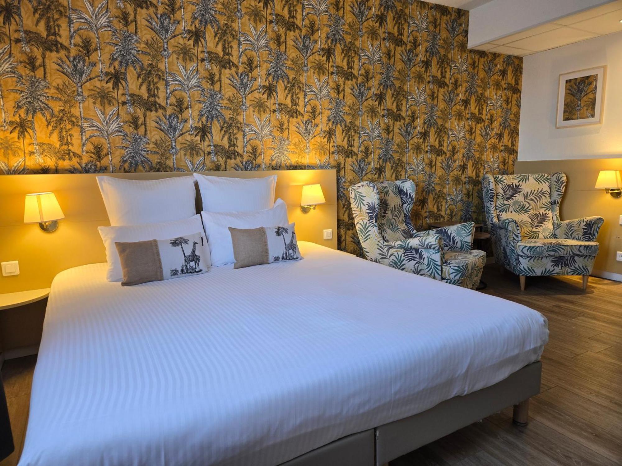 Hotel Le Saint-Genies Юзес Экстерьер фото