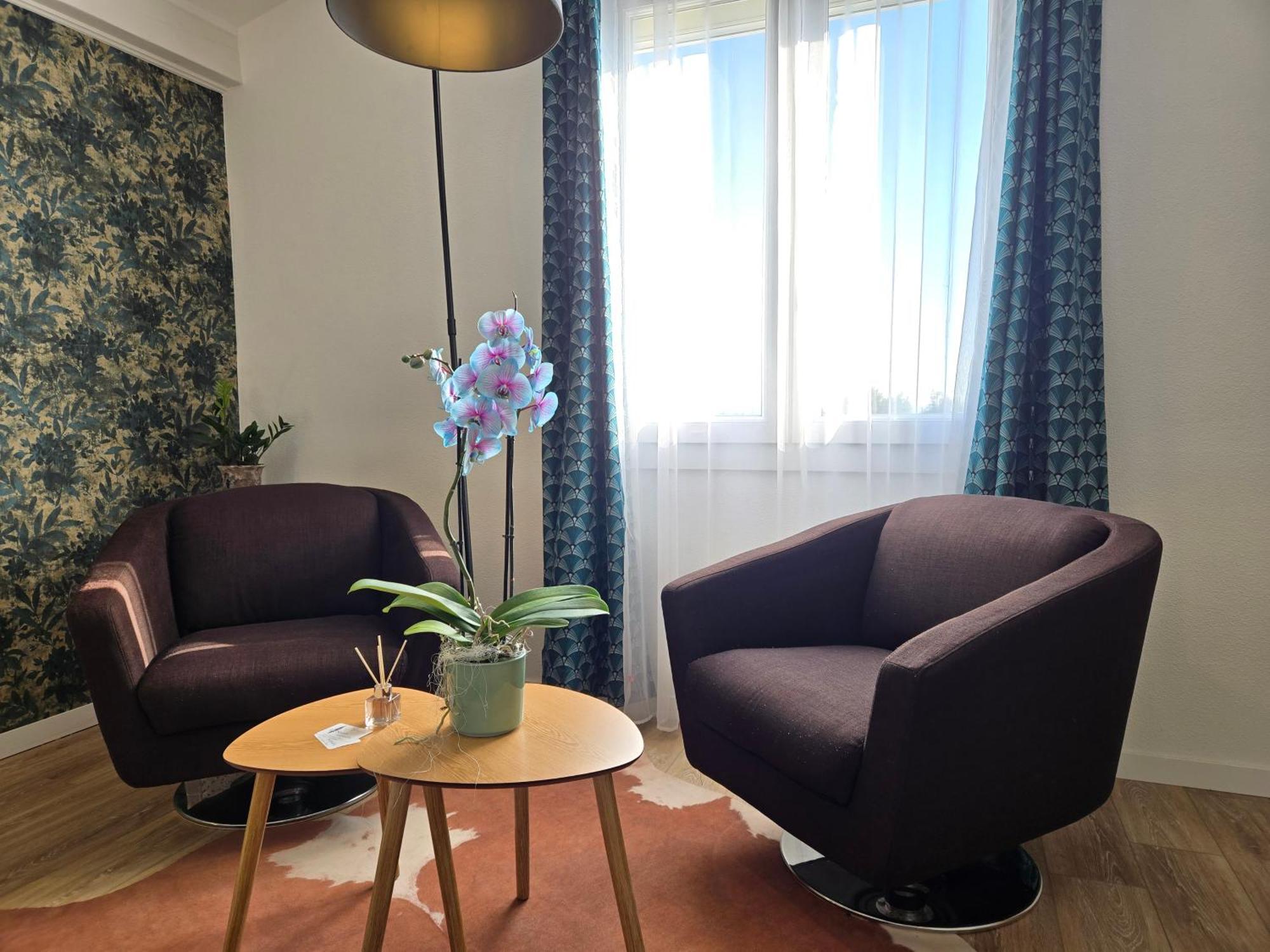 Hotel Le Saint-Genies Юзес Экстерьер фото