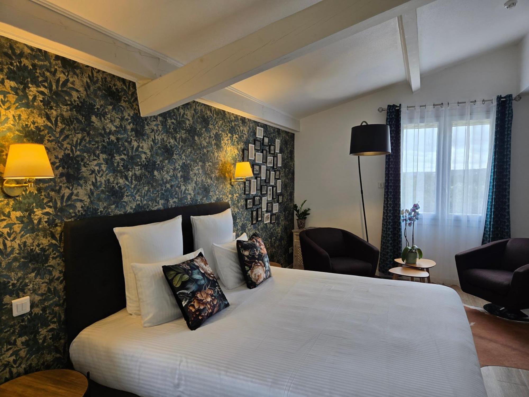 Hotel Le Saint-Genies Юзес Экстерьер фото